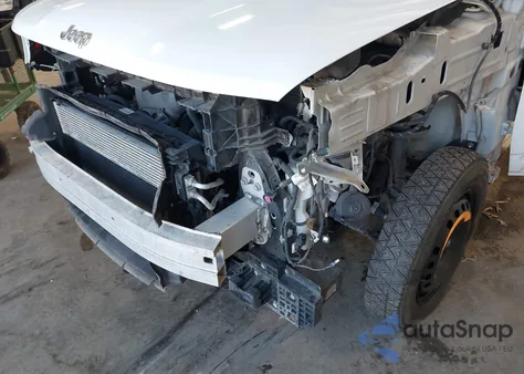 2017 Jeep Renegade Latitude 4X4 z USA, uszkodzony, nr VIN ZACCJBBB4HPE57937